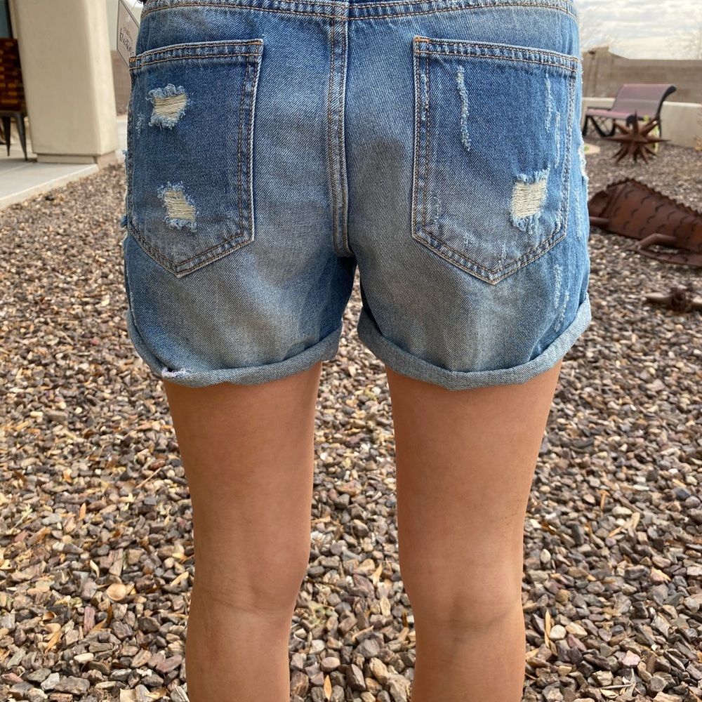 Shorts - Picture 4 of 4